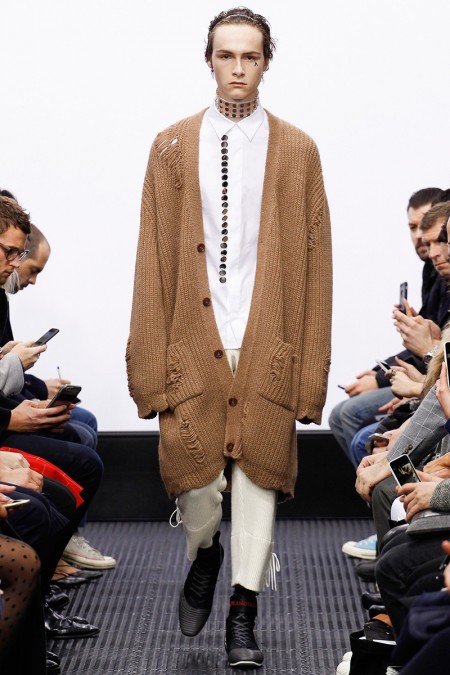 2016 Fall Winter Fashion Trend London Collections Men Oversize Cardigans JW Anderson