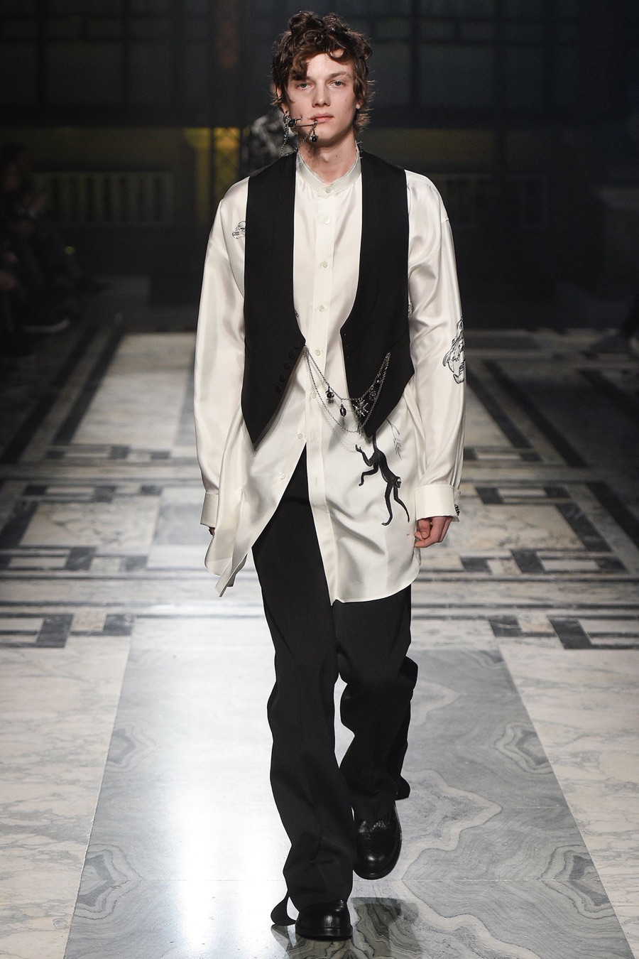 Alexander McQueen Goes Victorian Gothic for Fall Collection