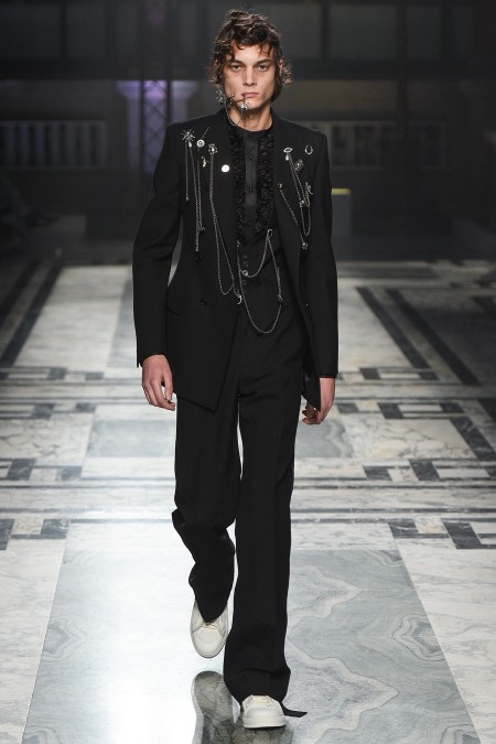 Alexander McQueen 2016 Fall Winter Mens Collection 028