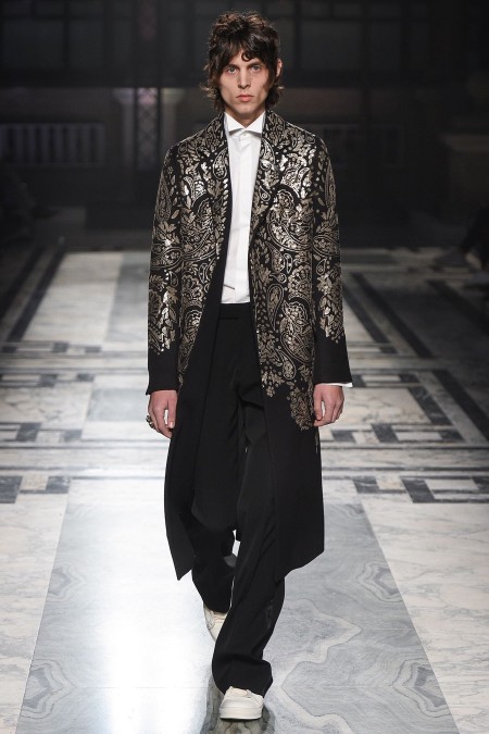 Alexander McQueen 2016 Fall Winter Mens Collection 032