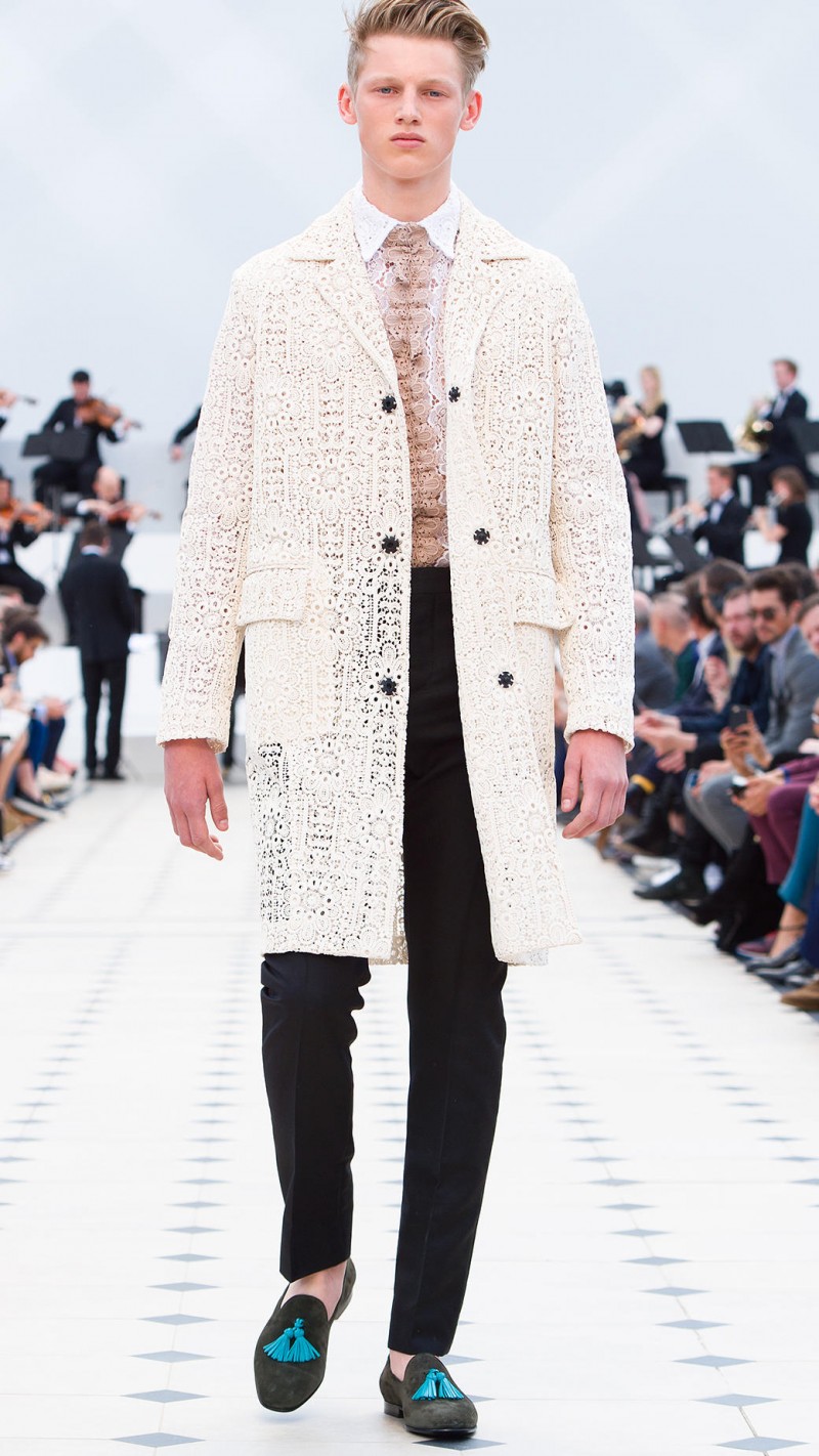 Burberry embraces lace for its spring-summer 2016 men's collection.