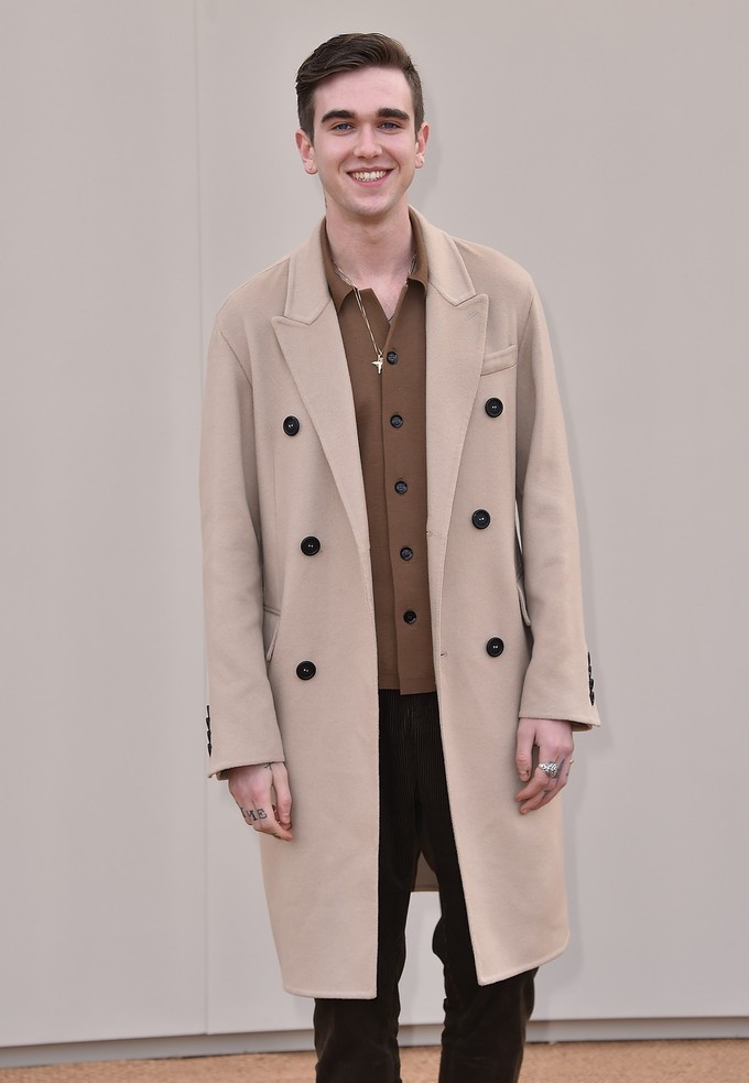 Gabriel-Kane Day-Lewis at Burberry's fall-winter 2016 menswear runway show. » Gabriel-Kane Day-Lewis Poses for SummerWinter Gabriel-Kane Day-Lewis at Burberry's fall-winter 2016 menswear runway show.
