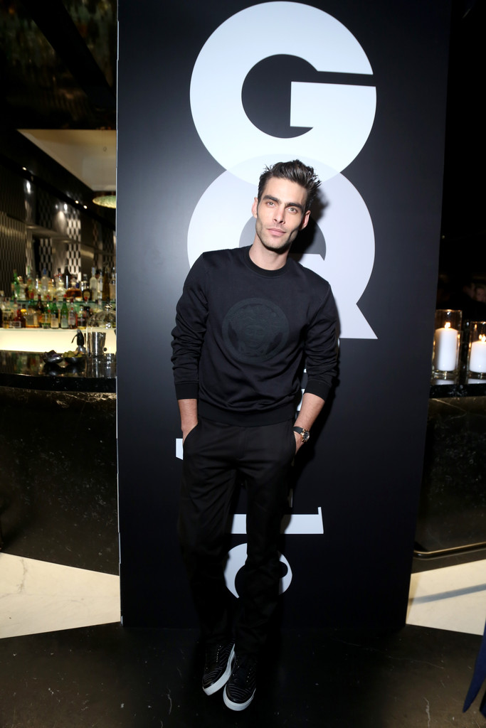 Stepping out to celebrate GQ Style editor-in-chief Will Welch during Milan Fashion Week, Jon Kortajarena embraced a contemporary, sporty style in a black look from Versace.