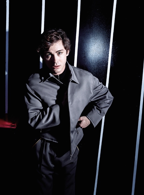 Logan Lerman fronts Prada's spring-summer 2016 menswear campaign. » Prada Taps Matthew Beard, Billy Howle & Logan Lerman for Spring Ads Logan Lerman fronts Prada's spring-summer 2016 menswear campaign.