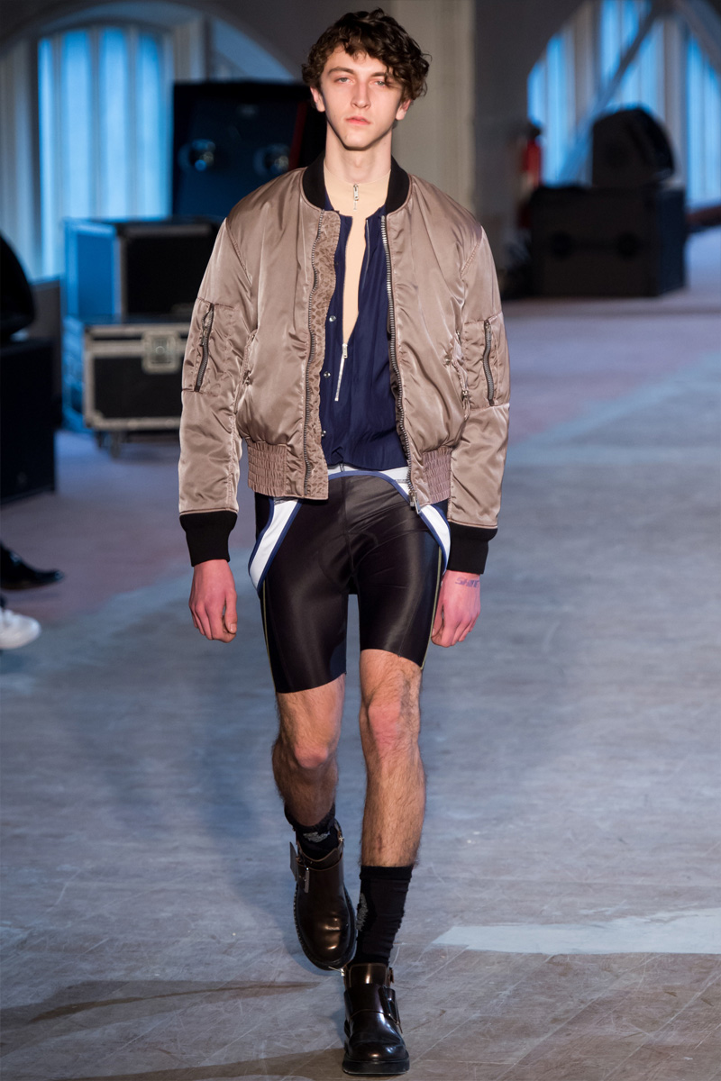 Maison-Margiela-2016-Fall-Winter-Mens-Collection-011 » Maison Margiela Does Rebellious Take on Sporty Fashions for Fall Maison-Margiela-2016-Fall-Winter-Mens-Collection-011