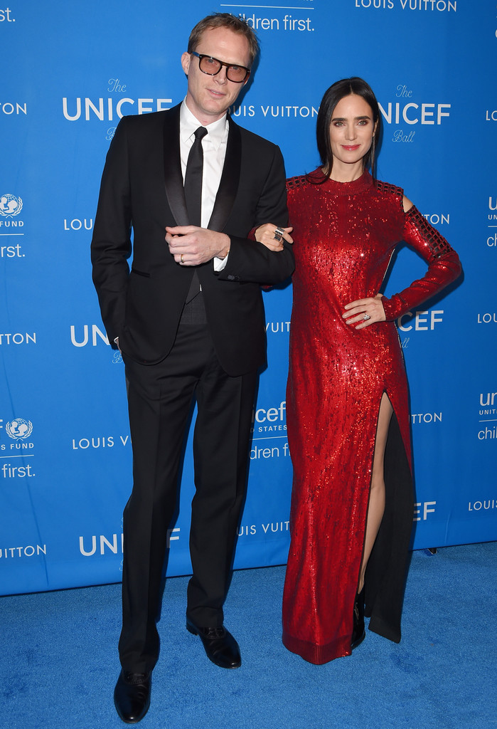 Paul Bettany and Jennifer Connelly poses for pictures at the 2016 UNICEF Ball.