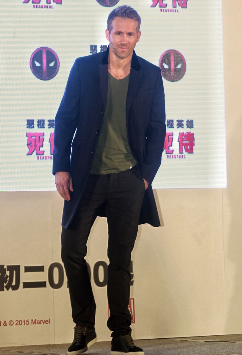 Visiting Taipei, Taiwan on January 22, 2016, Ryan Reynolds touched down to promote Deadpool. The Canadian actor wore J Brand jeans with a casual t-shirt and a sharp coat from Burberry.