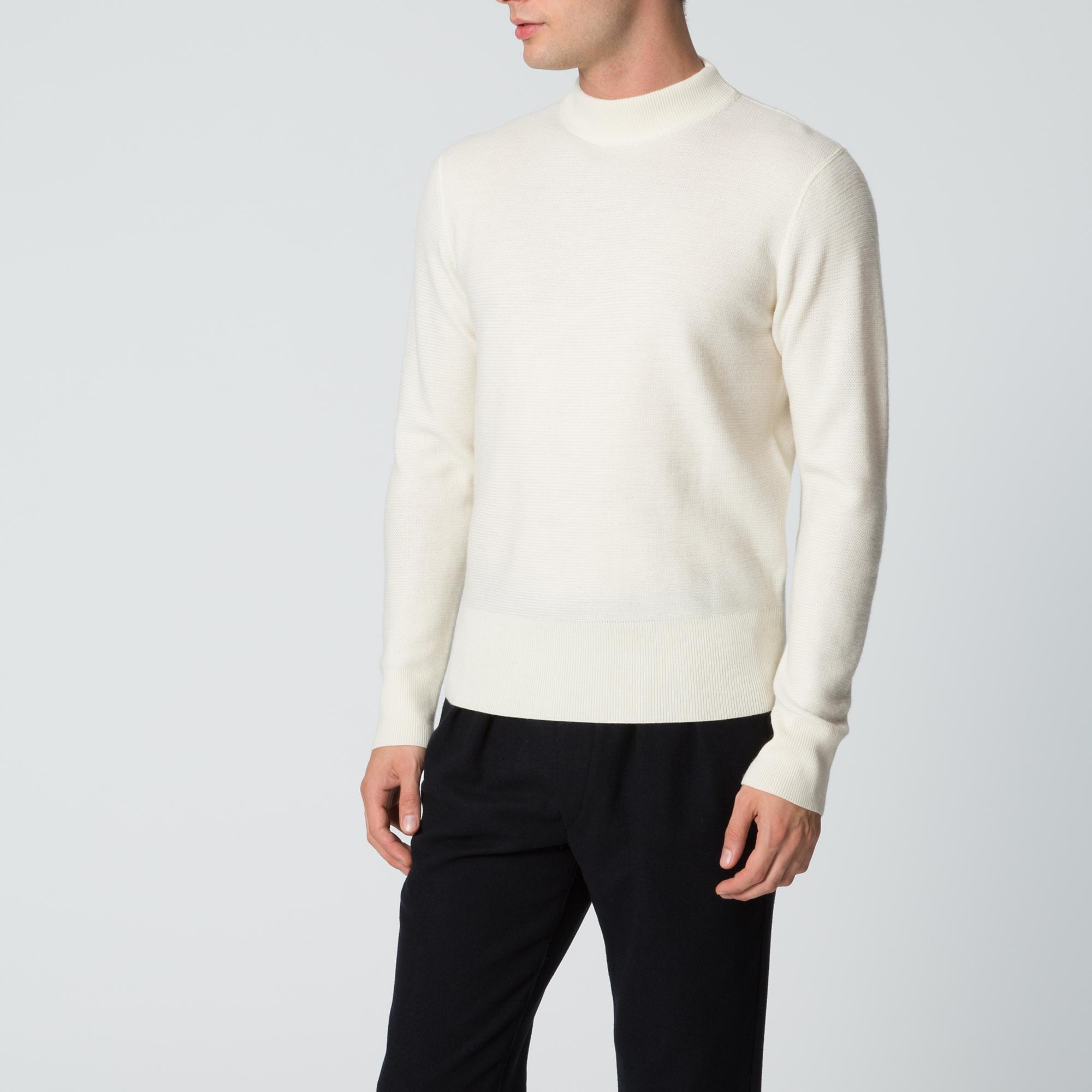 uniqlo white trousers