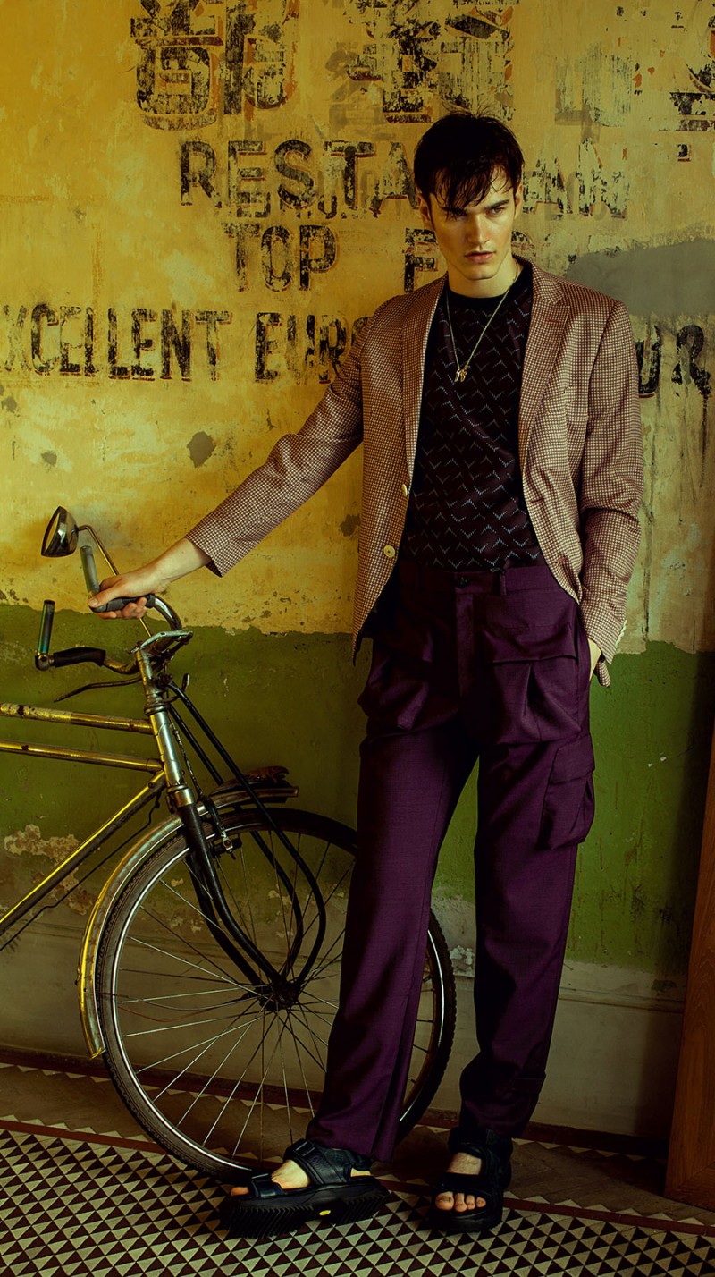 Charles Markham wears a mix of designer separates from Lanvin, Etro, Versace and Louis Vuitton. » Harper's Bazaar Man China Hones in on Prints for Spring Charles Markham wears a mix of designer separates from Lanvin, Etro, Versace and Louis Vuitton.