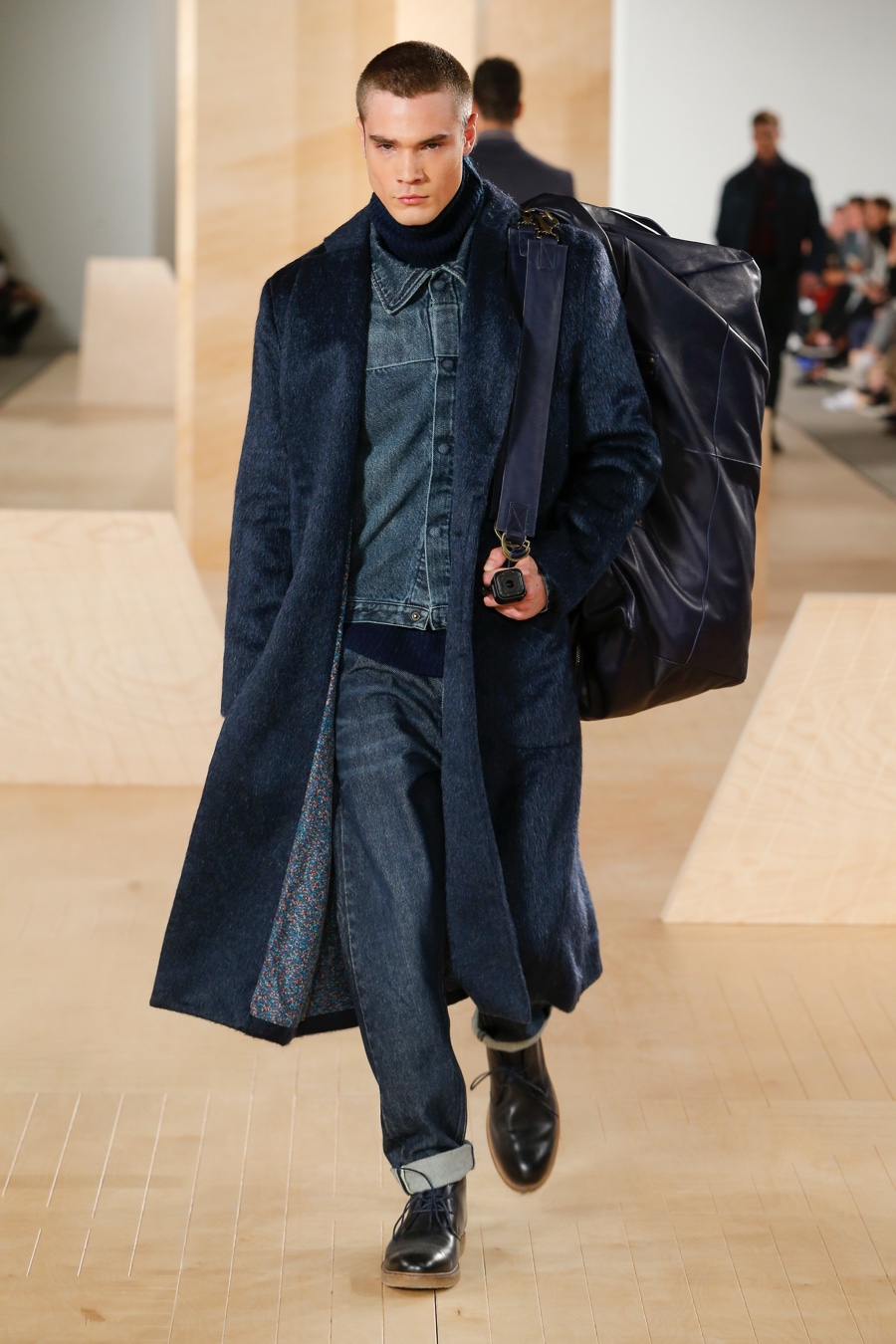 Perry Ellis Inspired by Landscapes, Revisits Classics for Fall Collection