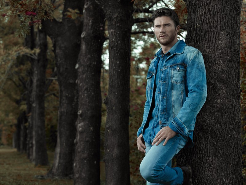 Scott Eastwood doubles down on denim for Colcci's fall-winter 2016 campaign.