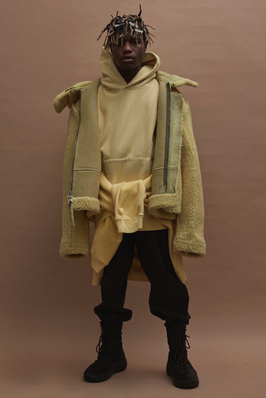 Yeezy by Kanye West Fall/Winter 2016 » Kanye West Unveils Yeezy Fall Collection Yeezy by Kanye West Fall/Winter 2016