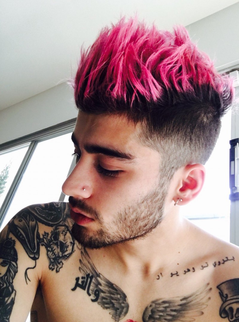 Why there is a picture of Zayn Malik on most of the hair saloons in Mumbai?  - Quora