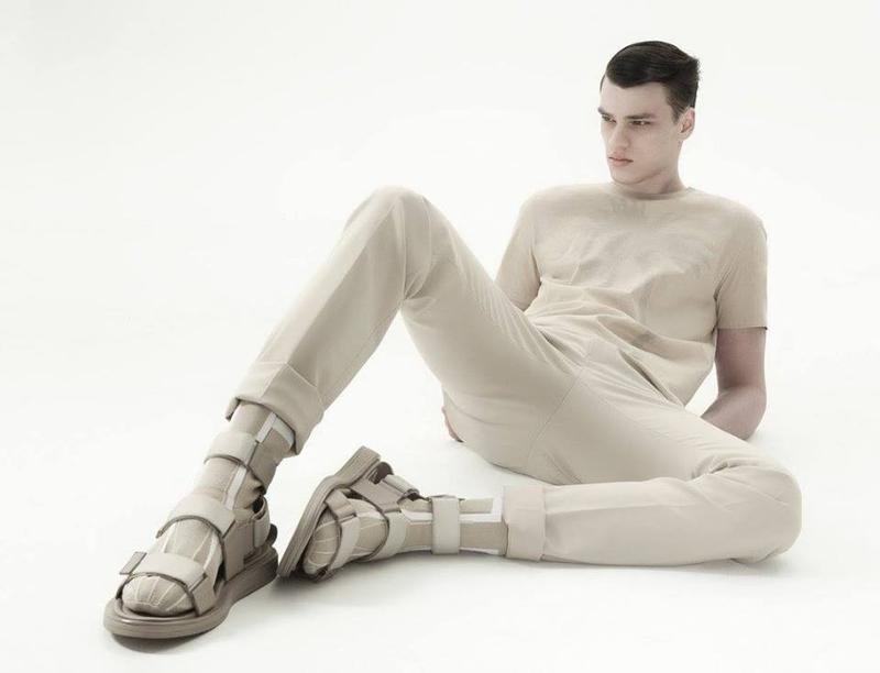 Filip Hrivnank showcases spring neutrals from Calvin Klein Collection. » The Independent Covers Calvin Klein Collection Filip Hrivnank showcases spring neutrals from Calvin Klein Collection.