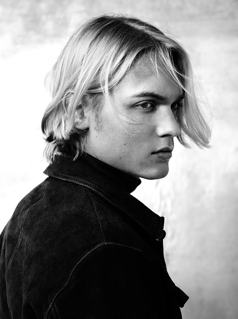 Jordan wears jacket Zadig Voltaire and turtleneck Oscar Jacobson