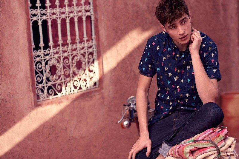 HM-Men-2016-Casual-Classics-Adrien-Sahores-004 » Escape in Style: Adrien Sahores Models H&M Casual Classics HM-Men-2016-Casual-Classics-Adrien-Sahores-004