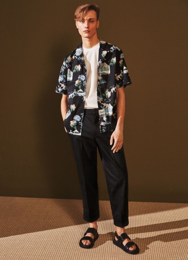 H&M embraces the Hawaiian shirt for a fun summer motif.