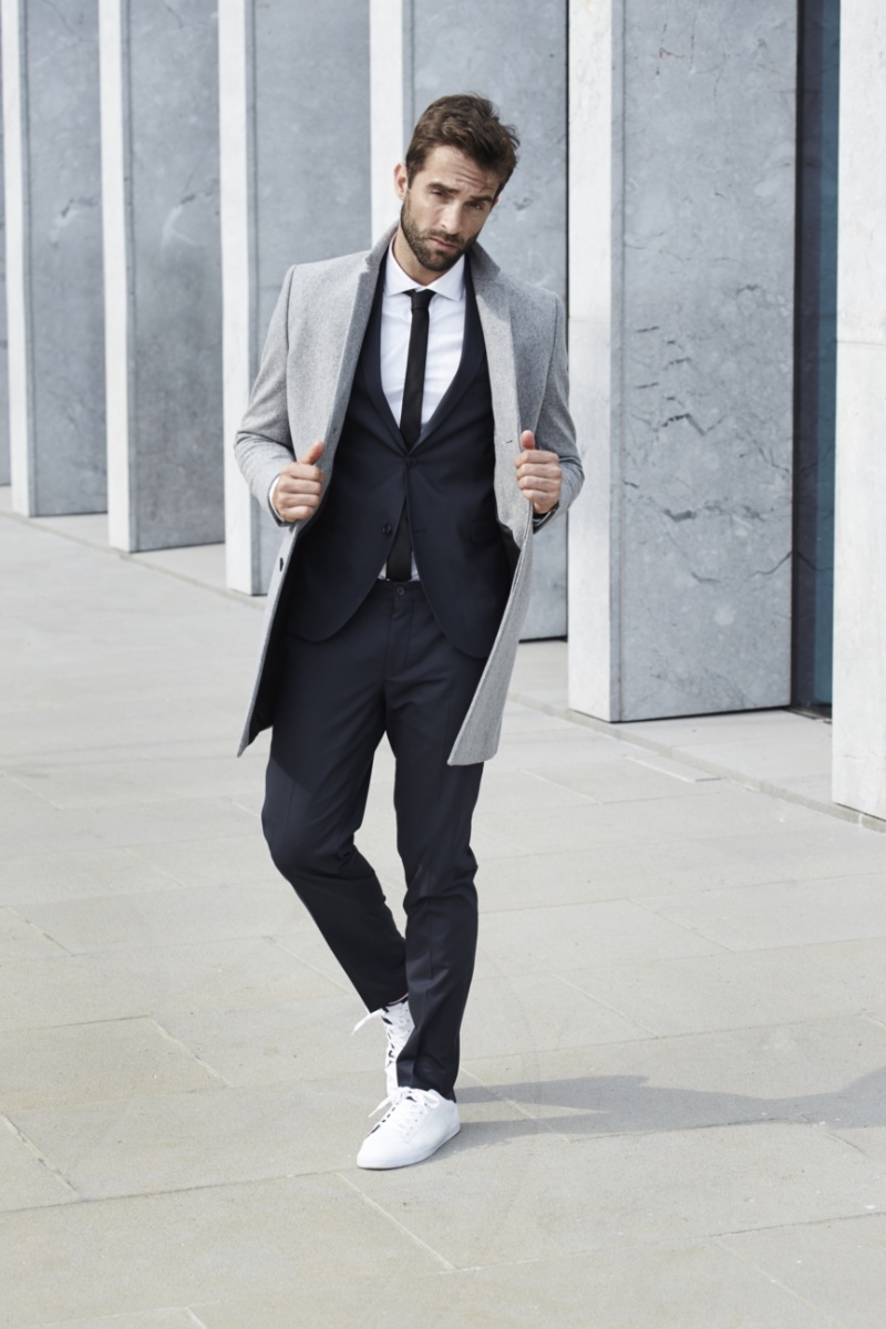 Suit with White Sneakers Coat Model