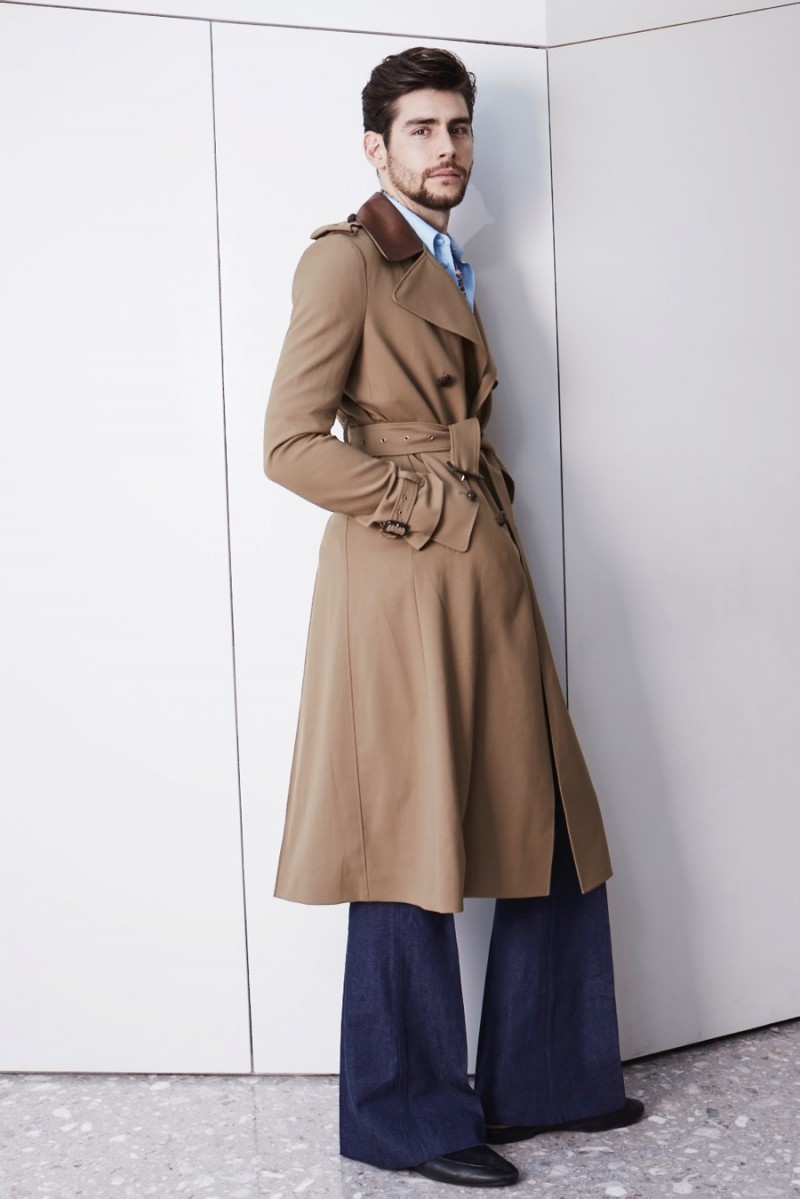 Alvaro Soler embraces a 70s inspired look from Gucci, donning a trench coat and flared trousers. » Alvaro Soler Makes a Designer Statement for Style Cover Shoot Alvaro Soler embraces a 70s inspired look from Gucci, donning a trench coat and flared trousers.
