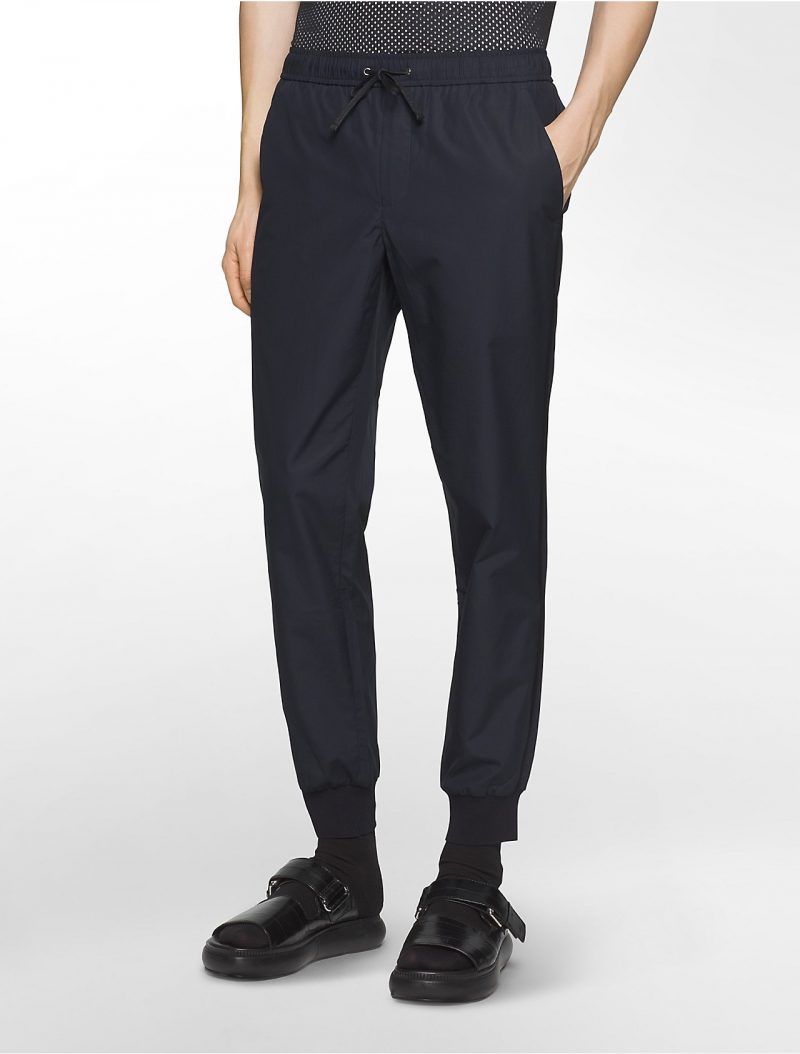 Calvin Klein Platinum Joggers » Calvin Klein Platinum is Red Hot for New Campaign Calvin Klein Platinum Joggers