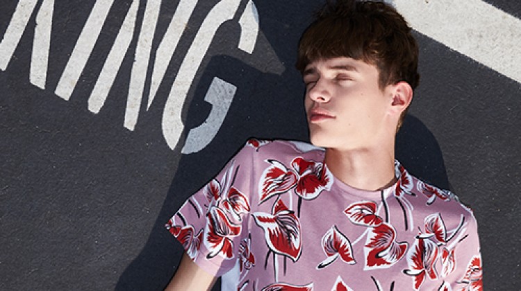 Forward Goes Graphic for Latest Style Edit