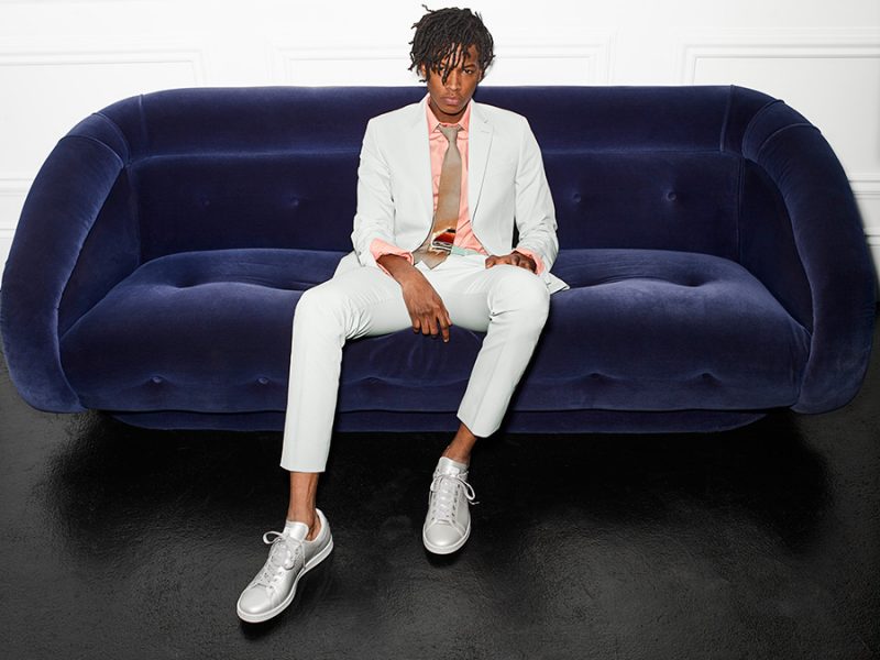 Pastel Standout: Matthew Davidson dons a trim Satiny Pastel suit from Le 31.
