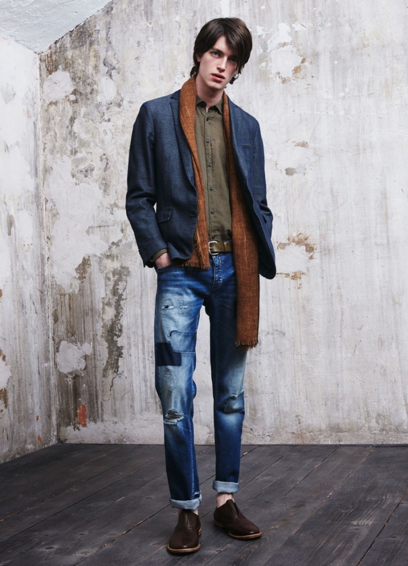 Denim Interference: Sisley juxtaposes blue denim with smart menswear choices such as button-down shirting and the sports jacket. Add a scarf for a stylish finish.