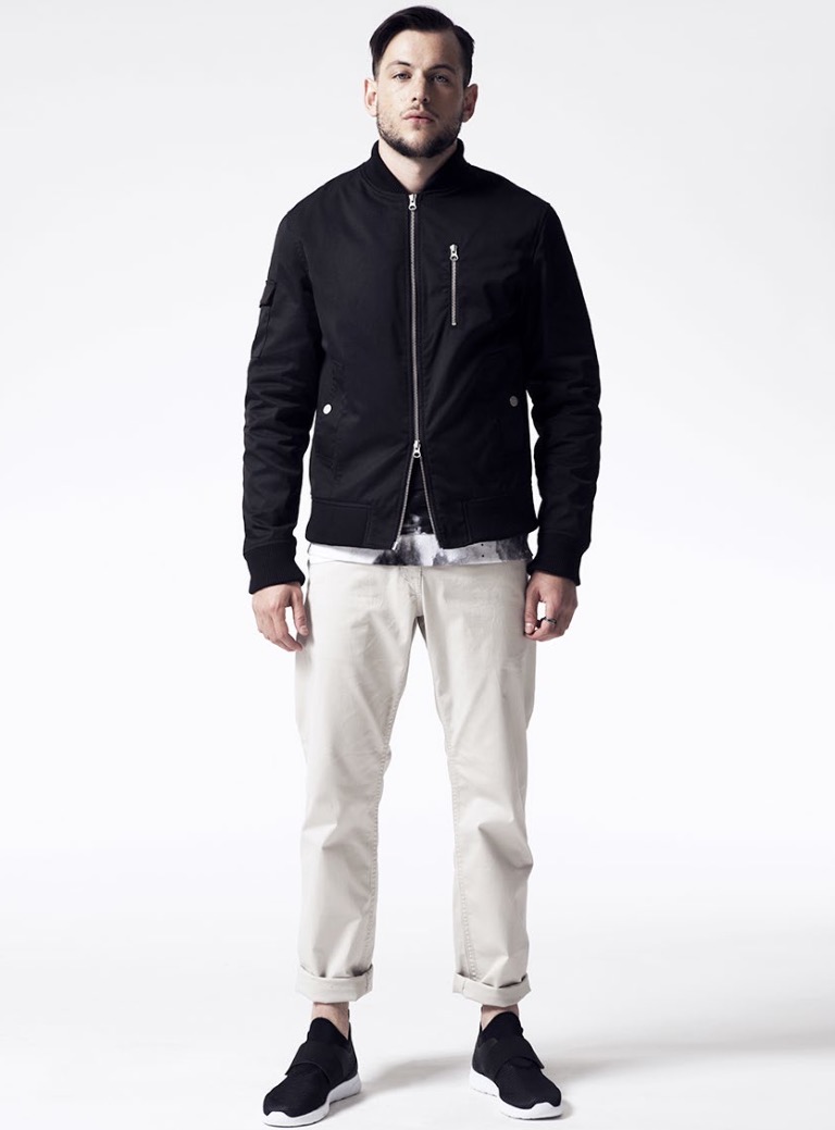 Streetwear Sporty: WeSC bomber jacket and chinos.