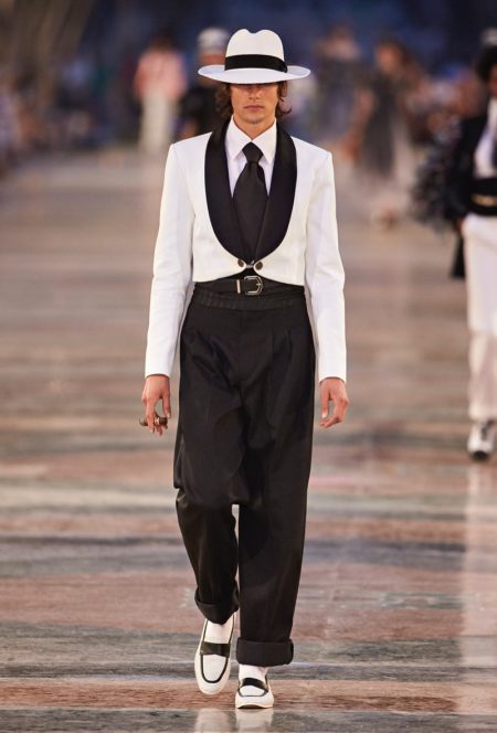 Chanel Cruise 2017 Collection Men01