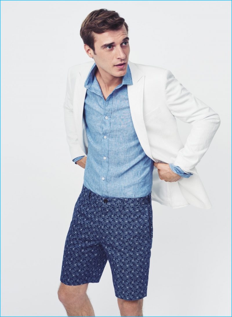 Short Suiting: Clément Chabernaud wears J.Crew Ludlow dinner jacket in Italian cotton, Ludlow shirt in Délavé Irish linen and 9" Stanton floral print shorts. » 5 Beach Essentials Your Wardrobe Needs this Summer Short Suiting: Clément Chabernaud wears J.Crew Ludlow dinner jacket in Italian cotton, Ludlow shirt in Délavé Irish linen and 9" Stanton floral print shorts.