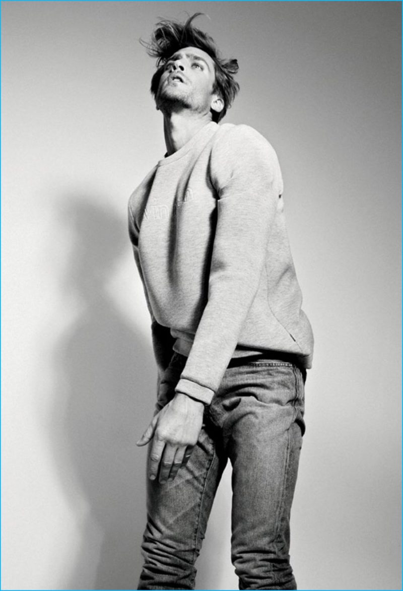 Jason Morgan goes casual for the pages of Icon El País.