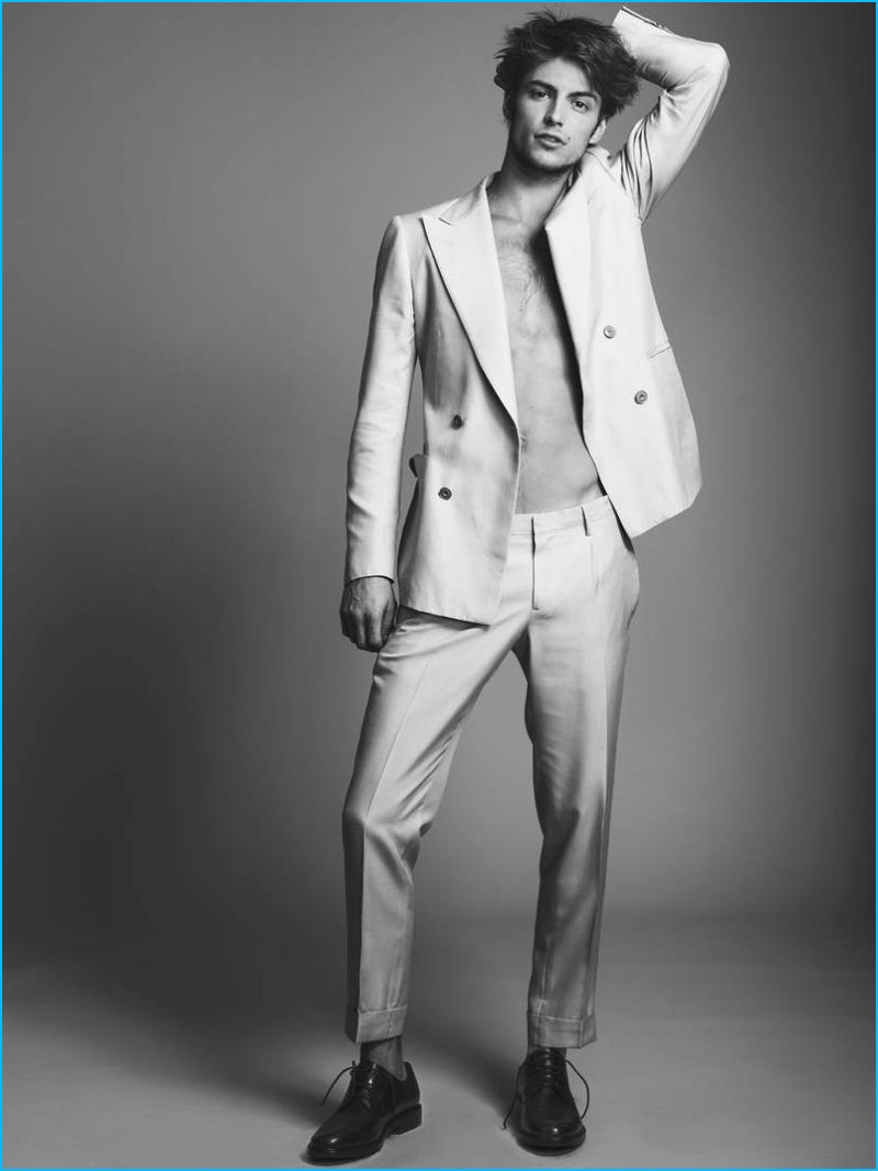 Timothée Bertoni is front and center in tailored suiting from Berluti, complemented by Alden shoes. » The New Debonair: Da Man Champions White Summer Fashions Timothée Bertoni is front and center in tailored suiting from Berluti, complemented by Alden shoes.