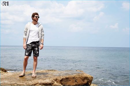 Justice Joslin Reunites with Simons for a Havana Holiday