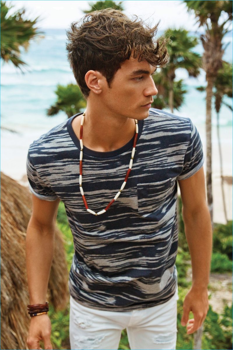 American Eagle idealizes casual beach style for its summer 2016 outing.
