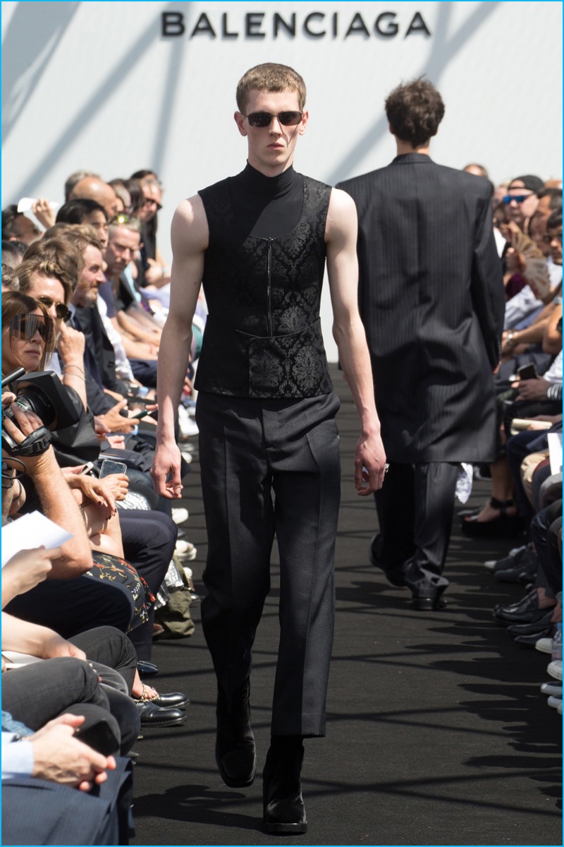 Balenciaga 2017 Spring/Summer Men's Runway Collection