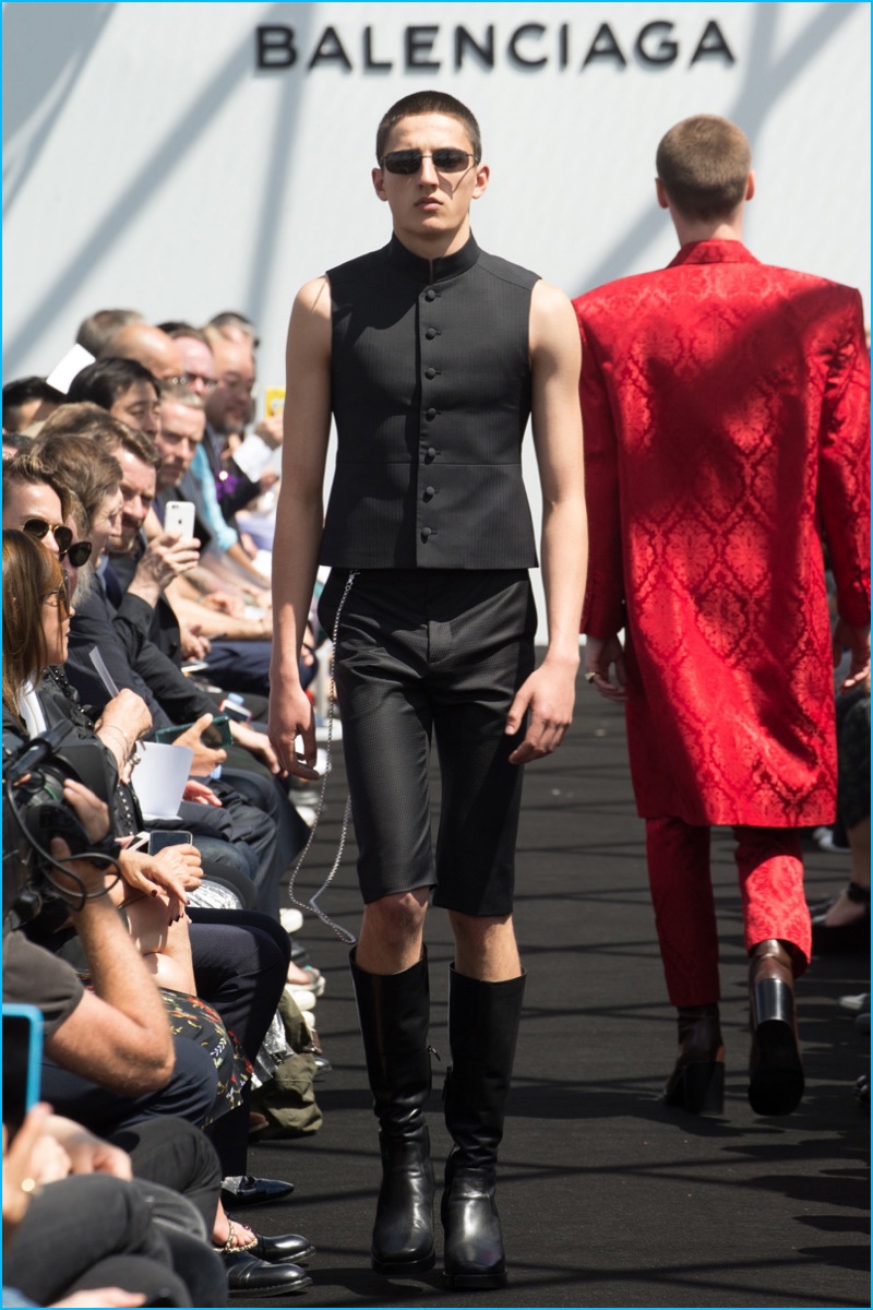 Balenciaga 2017 Spring/Summer Men's Runway Collection