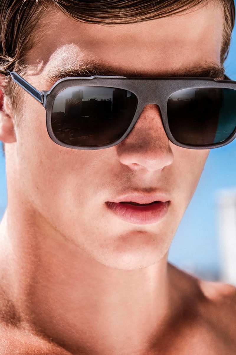 Zandre wears sunglasses Thierry Lasry.