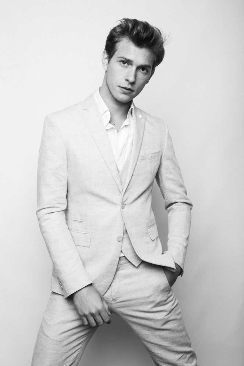 William wears shirt Gucci and suit Zara. » Model Workday: William Jagnow by Jeff Segenreich William wears shirt Gucci and suit Zara.