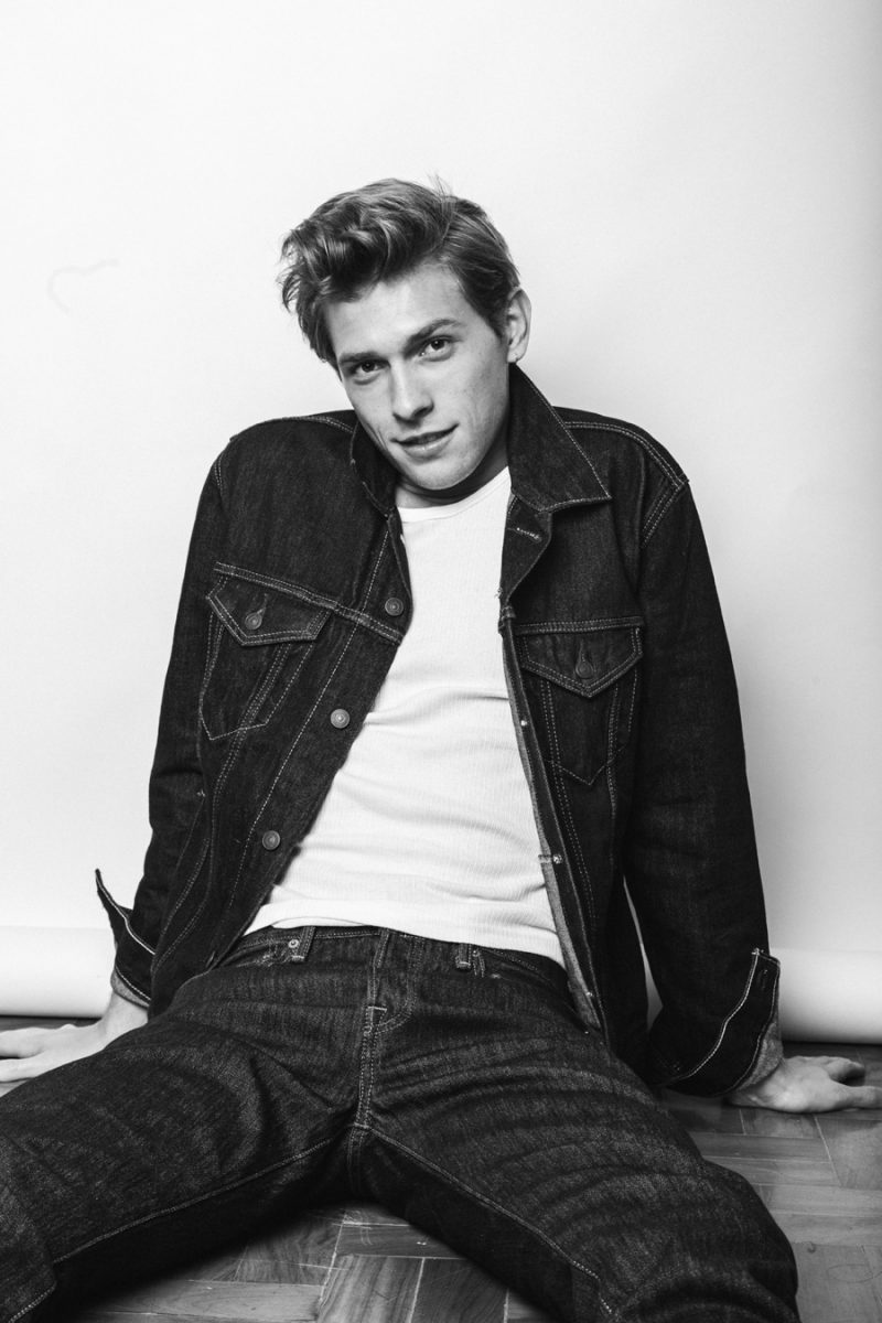 William wears t-shirt Calvin Klein, denim jacket and 501 jeans Levi's. » Model Workday: William Jagnow by Jeff Segenreich William wears t-shirt Calvin Klein, denim jacket and 501 jeans Levi's.
