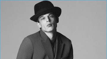 Giorgio Armani Unveils Chic Fall Preview Giorgio Armani Unveils Chic Fall Preview