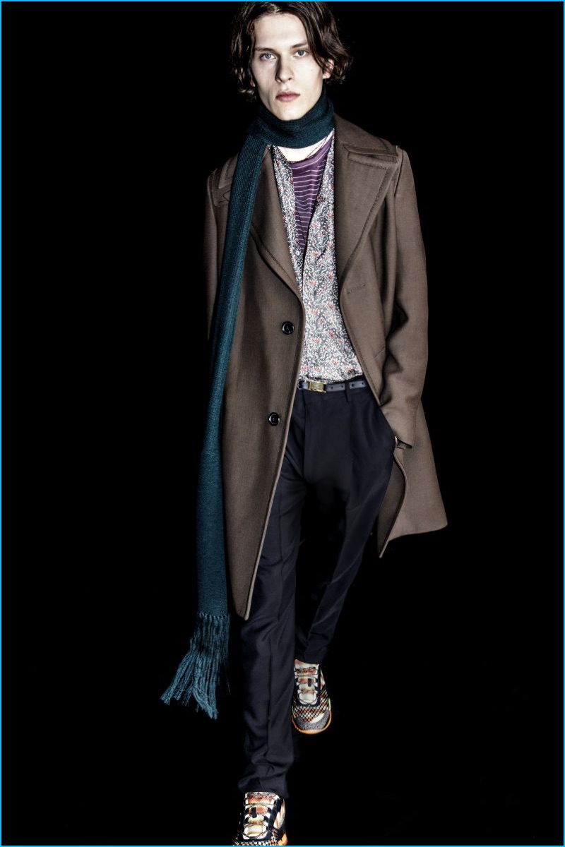 Lanvin juxtaposes tailoring with casual items such as the striped t-shirt for effortless results. » Lanvin Pre-Fall: De-Formalizing Tailoring Lanvin juxtaposes tailoring with casual items such as the striped t-shirt for effortless results.