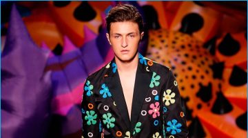 Moschino Makes a Groovy Spring Statement Moschino Makes a Groovy Spring Statement