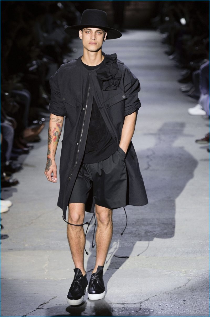 Ports 1961 opens the season with a black on black look that brings a dark romanticism to the collection. 