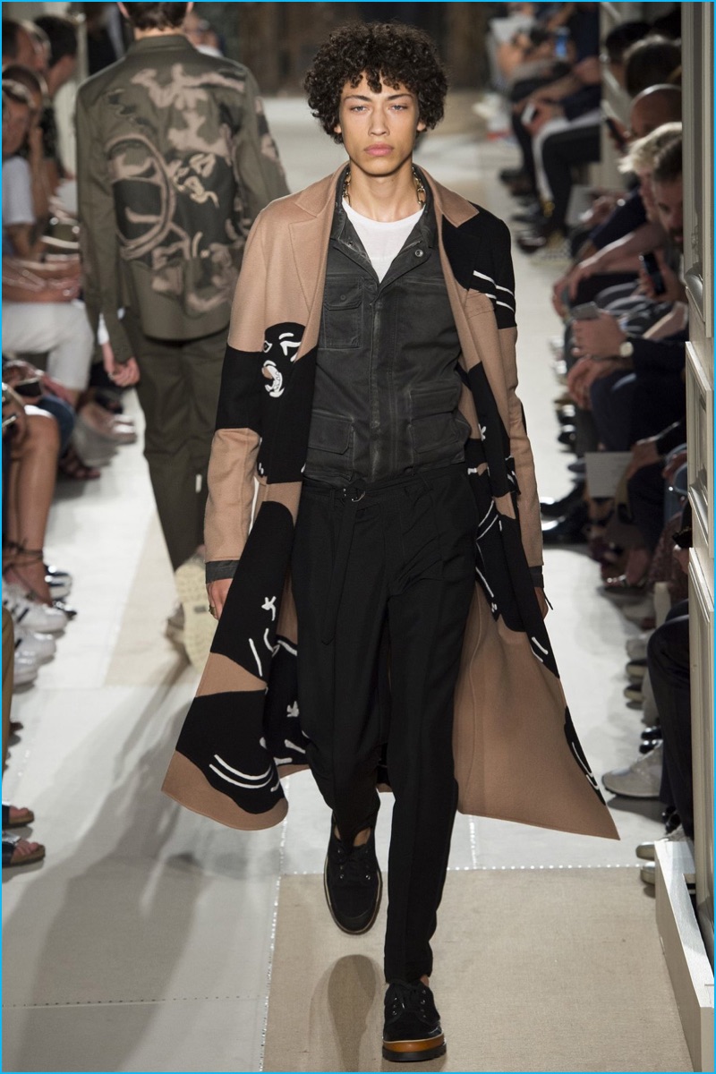 Valentino 2017 Spring/Summer Men's Runway