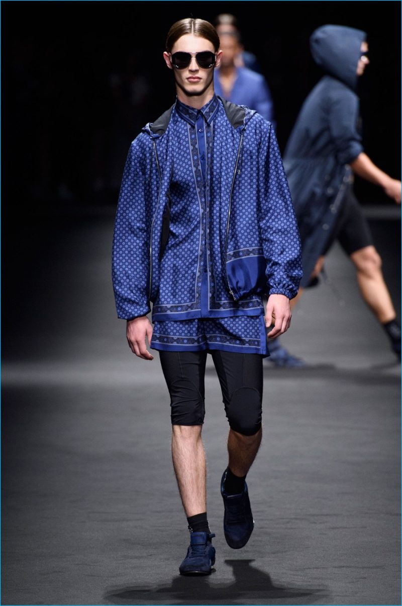 Versace's signature prints are juxtaposed with sporty separates for a fresh spin on spring style. » Versace Goes Sporty & Dark for Spring Collection Versace's signature prints are juxtaposed with sporty separates for a fresh spin on spring style.
