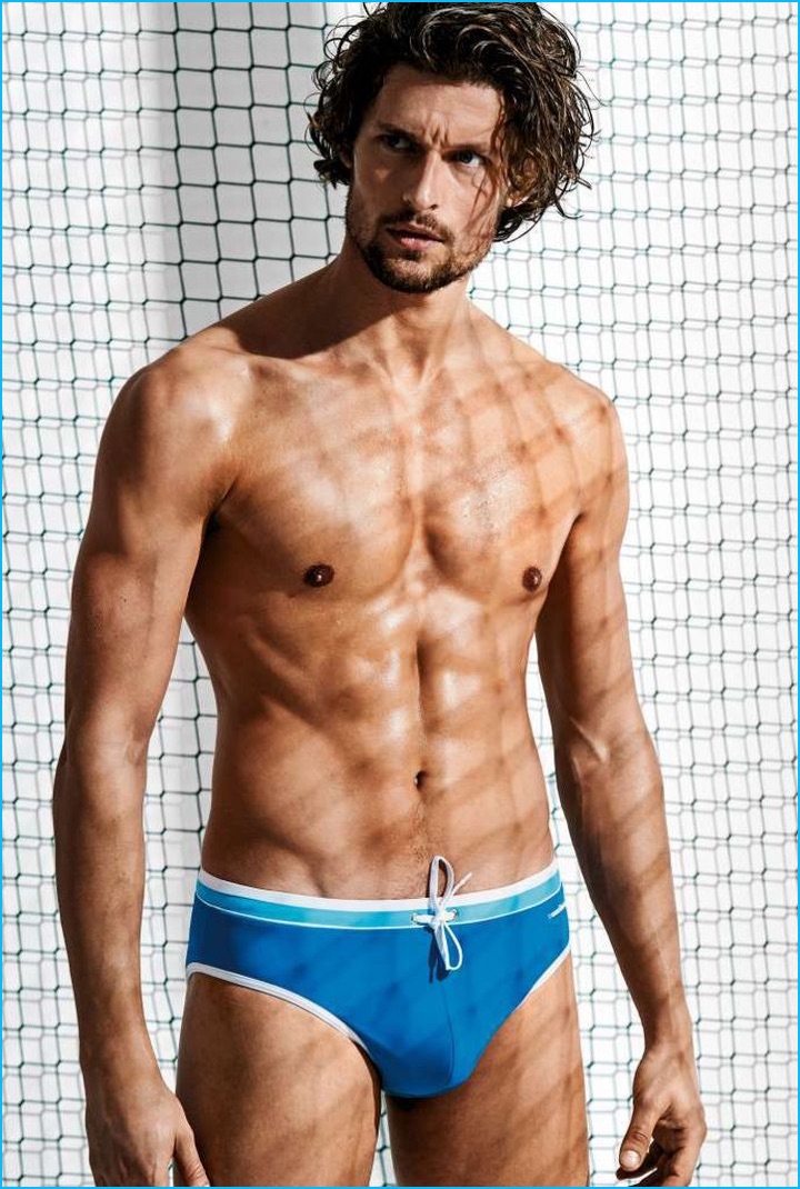 Wouter Peelen gives James Bond a run for his money in a blue swimsuit from Calzedonia.