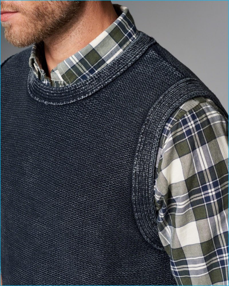 Abercrombie & Fitch Men's Sweater Vest (Closeup)