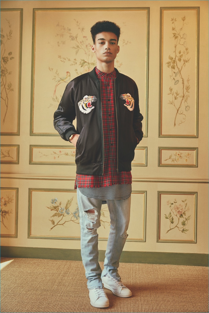 Forever 21 Men stands by the longline trend with its elongated tops. » Forever 21 Men Revisits Grunge Style for Pre-Fall Forever 21 Men stands by the longline trend with its elongated tops.