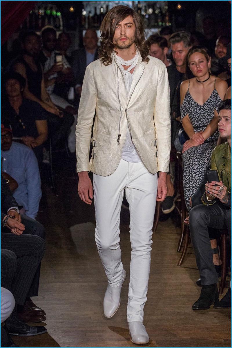 John Varvatos embraces soft tailoring and neutrals for spring-summer 2017.