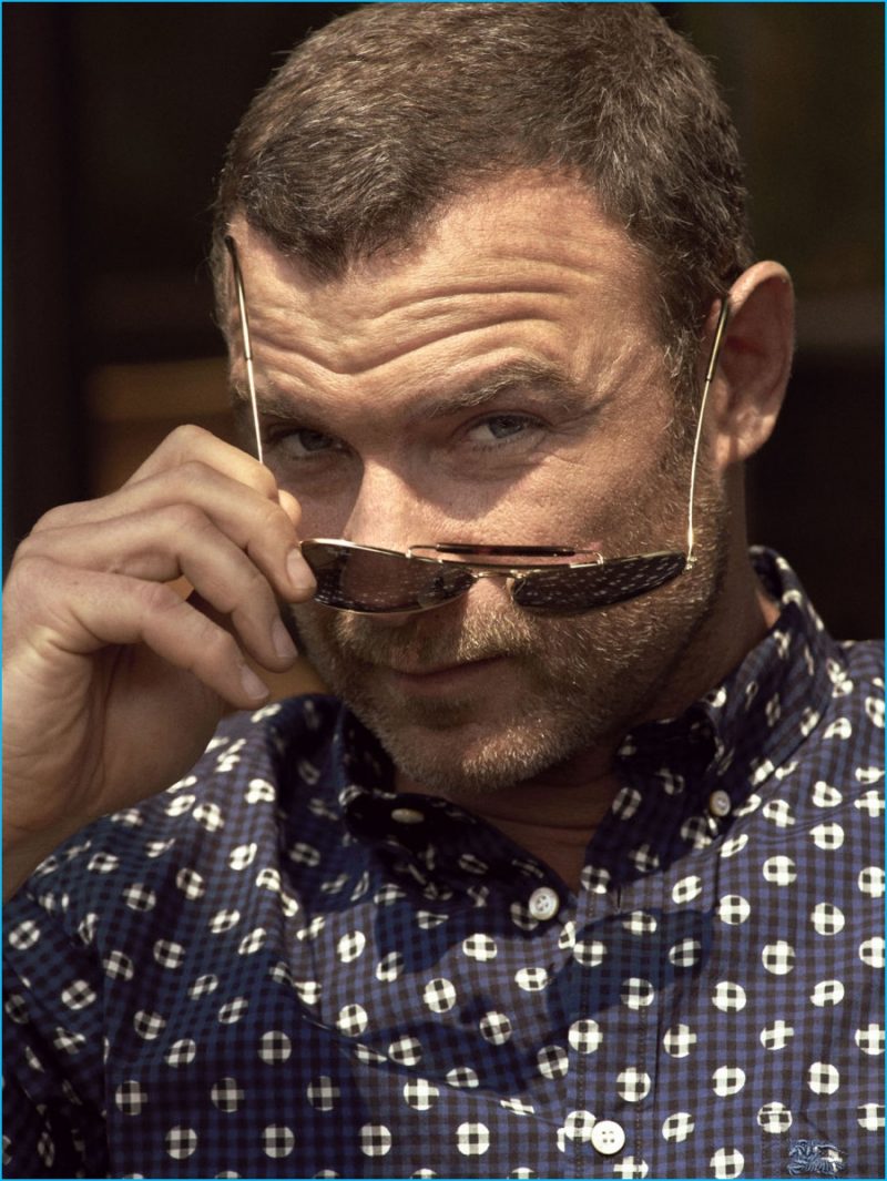 Liev Schreiber wears shirt Burberry and sunglasses Ray-Ban.